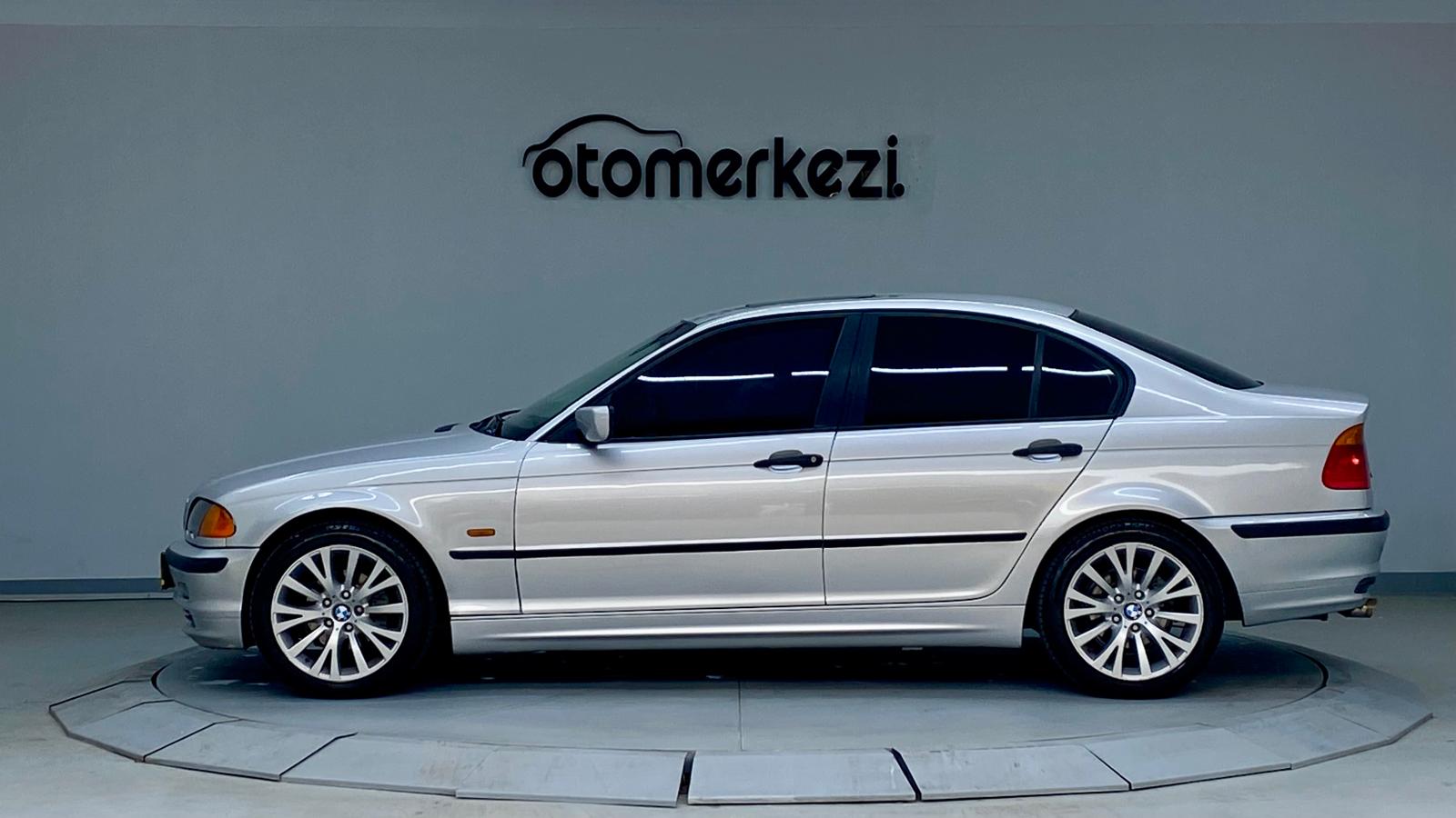 BMW 318i 16
